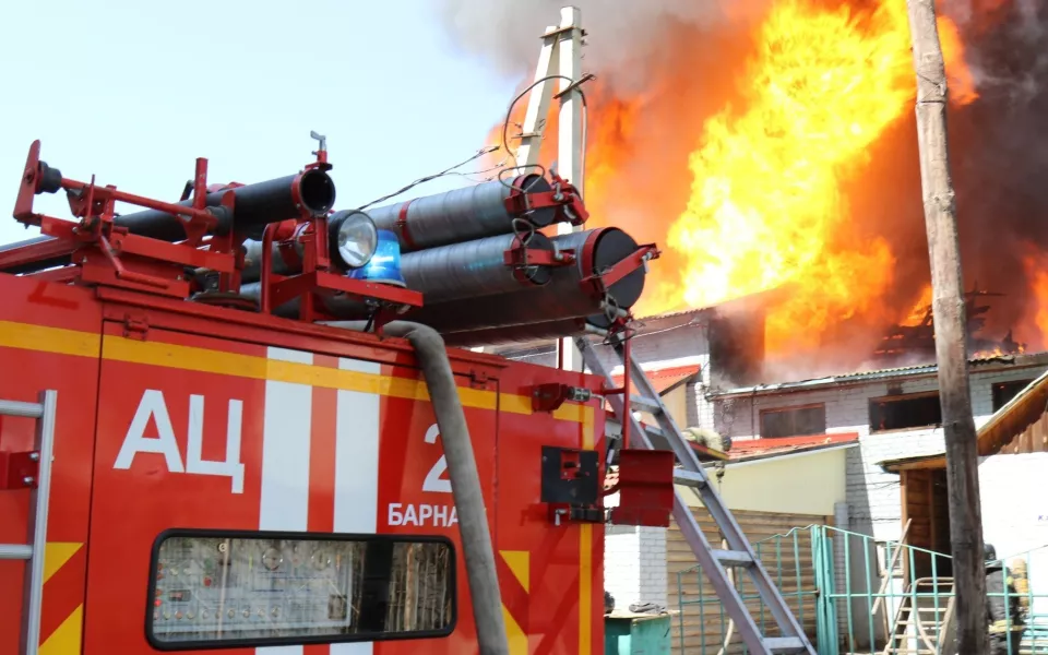 В Барнауле пожар унес жизни мамы и ее пятилетней дочери