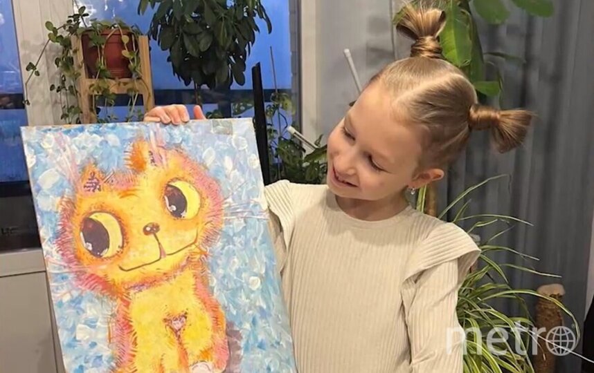 В Петербурге наградили детей-авторов рисунков героев-талисманов для Единой карты петербуржца